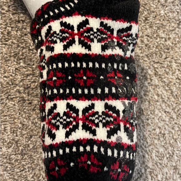 Muk Luks Womens 2pr Sherpa Cabin Socks Red Snowflake Slippers - Picture 5 of 9